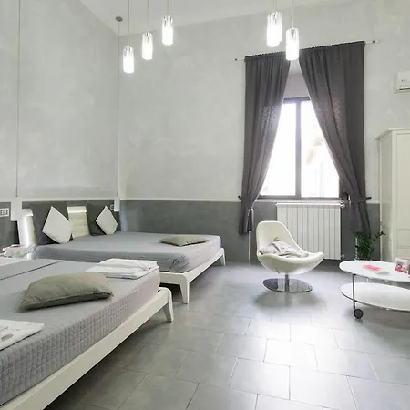 Aparthotel Angioini *