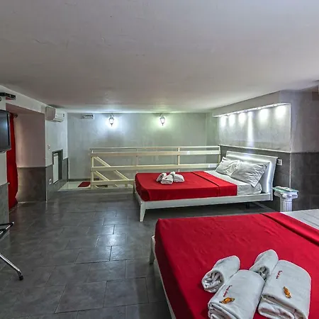 Aparthotel Angioini